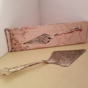 Unk Silver Floral Cake Server